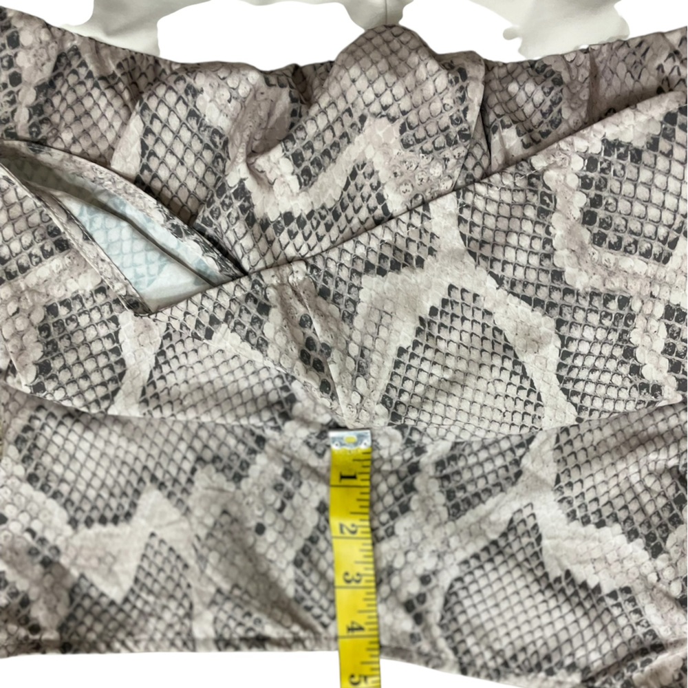 Varley “Derby” Snakeskin Print Gym Running Shorts (AA) - Picture 10 of 15